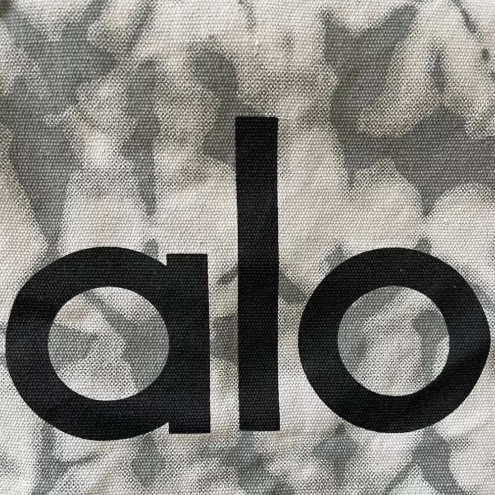 New Alo yoga large tote NWT - Picture 7 of 7